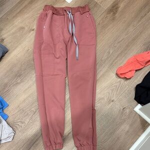 Figs Women's Pants in Dusty Rose